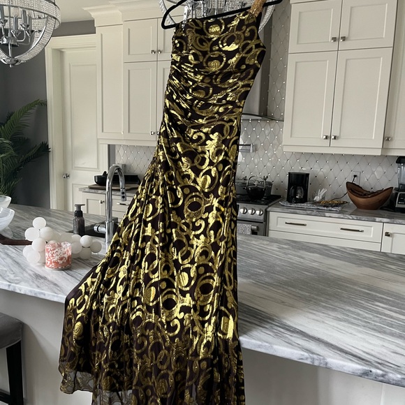 Aidan Mattox ✨ formal gown size ✨✨4 it’s a stunner✨ - Picture 13 of 16